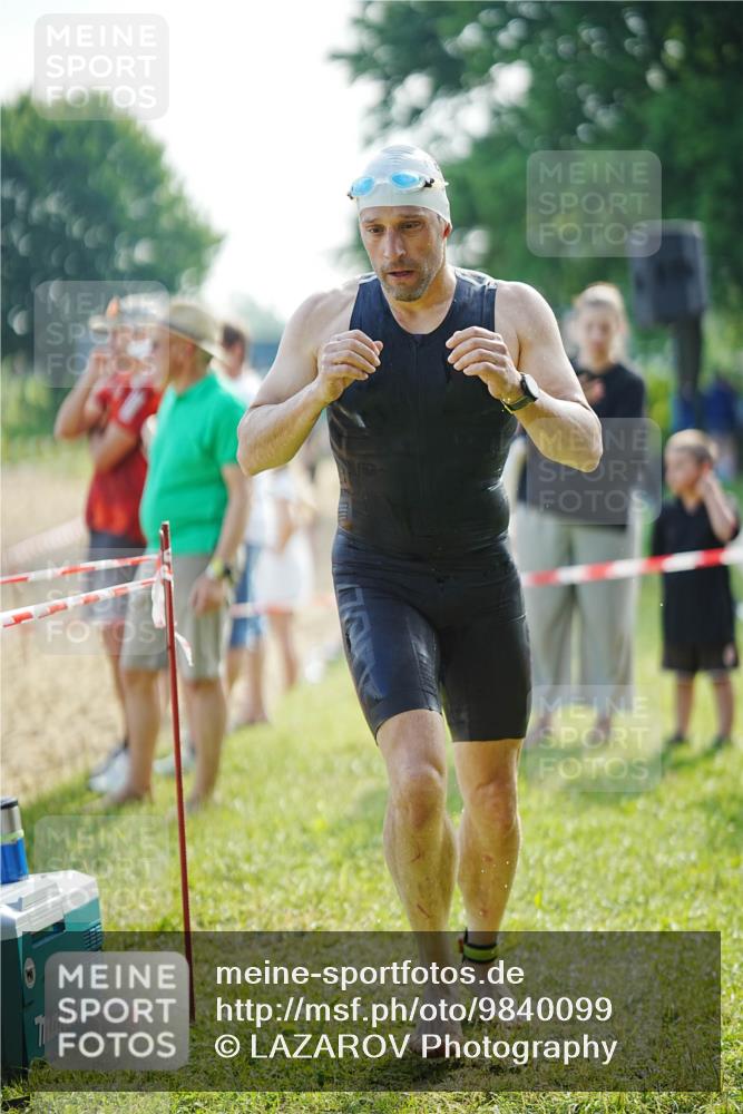21.06.2026 - 29. Vierlanden-Triathlon LAZAROV Photography http://msf.ph/oto/9840099 21.06.2026 08:56:42 Schwimmen 123 meine-sportfotos.de