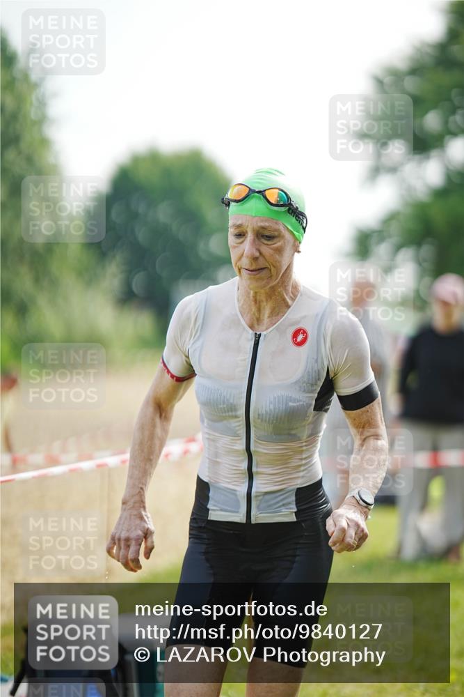 21.06.2026 - 29. Vierlanden-Triathlon LAZAROV Photography http://msf.ph/oto/9840127 21.06.2026 09:15:05 Schwimmen 248, 294 meine-sportfotos.de