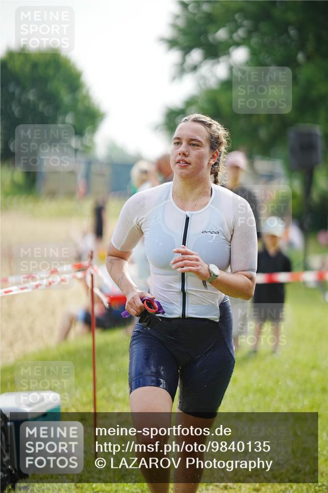 21.06.2026 - 29. Vierlanden-Triathlon LAZAROV Photography http://msf.ph/oto/9840135 21.06.2026 09:15:12 Schwimmen 248, 269, 294 meine-sportfotos.de
