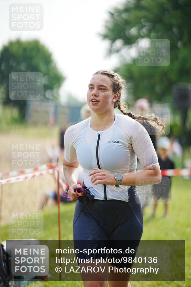 21.06.2026 - 29. Vierlanden-Triathlon LAZAROV Photography http://msf.ph/oto/9840136 21.06.2026 09:15:12 Schwimmen 248, 269, 294 meine-sportfotos.de