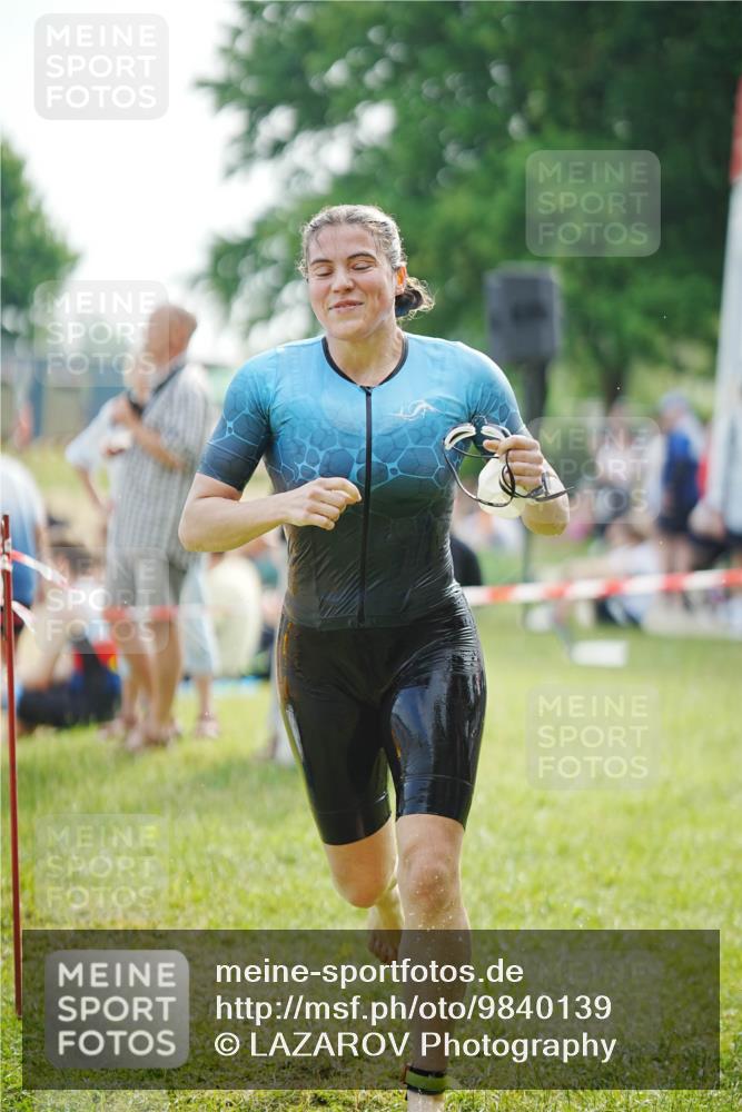 21.06.2026 - 29. Vierlanden-Triathlon LAZAROV Photography http://msf.ph/oto/9840139 21.06.2026 09:15:29 Schwimmen 260 meine-sportfotos.de