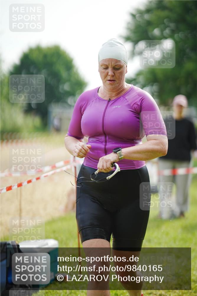 21.06.2026 - 29. Vierlanden-Triathlon LAZAROV Photography http://msf.ph/oto/9840165 21.06.2026 09:18:23 Schwimmen 259, 276, 281 meine-sportfotos.de