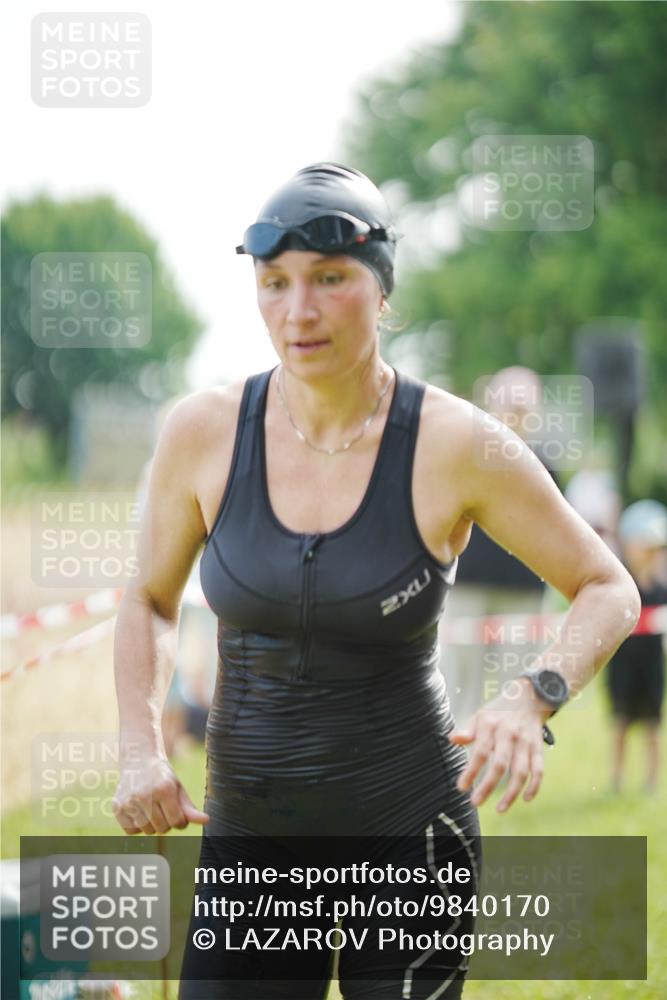 21.06.2026 - 29. Vierlanden-Triathlon LAZAROV Photography http://msf.ph/oto/9840170 21.06.2026 09:18:29 Schwimmen 238, 276 meine-sportfotos.de