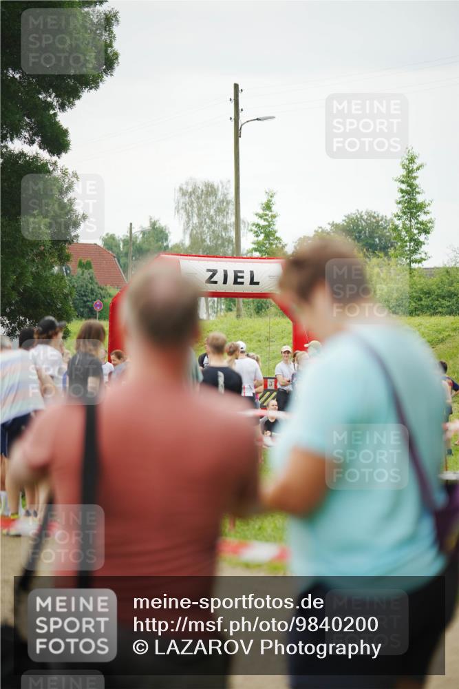 21.06.2026 - 29. Vierlanden-Triathlon LAZAROV Photography http://msf.ph/oto/9840200 21.06.2026 09:27:35 Schwimmen  meine-sportfotos.de