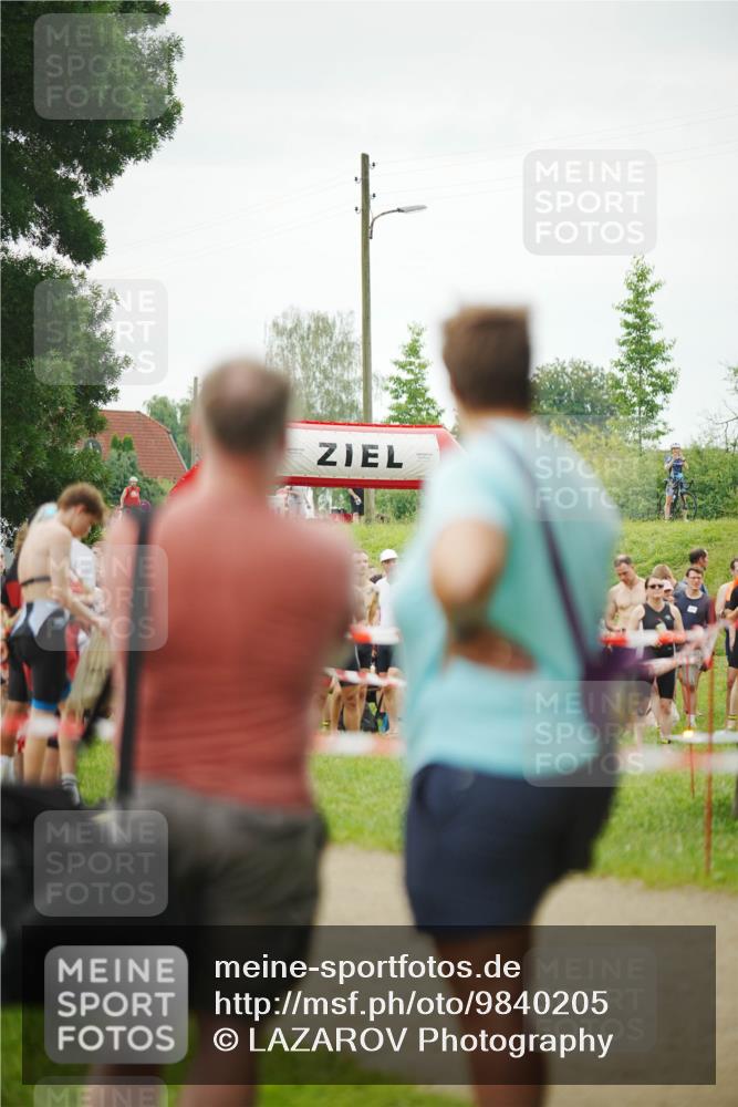 21.06.2026 - 29. Vierlanden-Triathlon LAZAROV Photography http://msf.ph/oto/9840205 21.06.2026 09:30:13 Schwimmen  meine-sportfotos.de