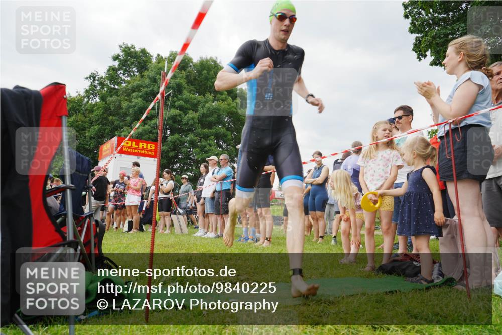 21.06.2026 - 29. Vierlanden-Triathlon LAZAROV Photography http://msf.ph/oto/9840225 21.06.2026 09:56:24 Schwimmen 308, 332 meine-sportfotos.de