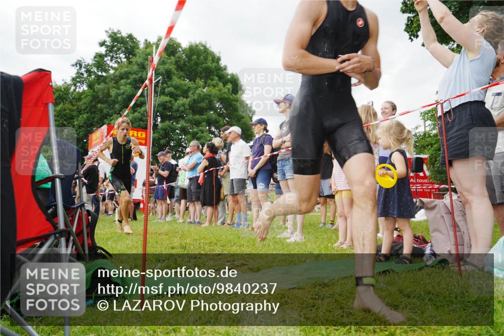 21.06.2026 - 29. Vierlanden-Triathlon LAZAROV Photography http://msf.ph/oto/9840237 21.06.2026 09:58:12 Schwimmen 345, 373 meine-sportfotos.de