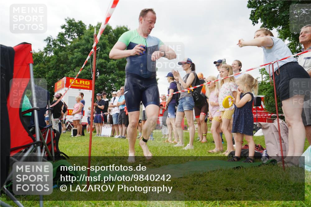 21.06.2026 - 29. Vierlanden-Triathlon LAZAROV Photography http://msf.ph/oto/9840242 21.06.2026 09:58:39 Schwimmen 320 meine-sportfotos.de