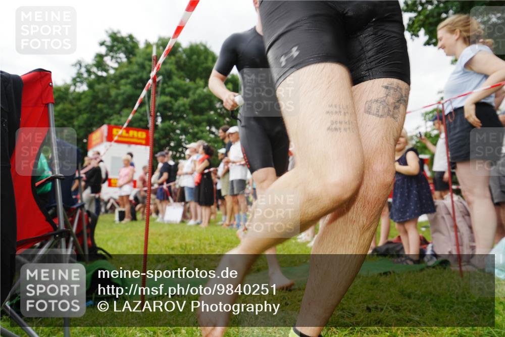 21.06.2026 - 29. Vierlanden-Triathlon LAZAROV Photography http://msf.ph/oto/9840251 21.06.2026 09:59:17 Schwimmen 303, 325, 356 meine-sportfotos.de