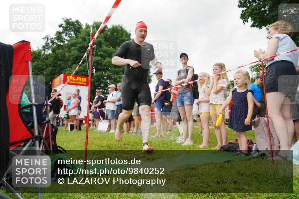 21.06.2026 - 29. Vierlanden-Triathlon LAZAROV Photography http://msf.ph/oto/9840252 21.06.2026 09:59:52 Schwimmen 313 meine-sportfotos.de