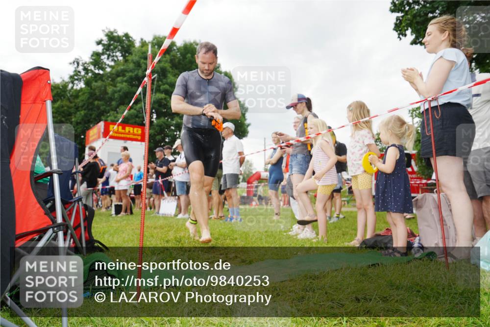 21.06.2026 - 29. Vierlanden-Triathlon LAZAROV Photography http://msf.ph/oto/9840253 21.06.2026 10:00:19 Schwimmen 327 meine-sportfotos.de