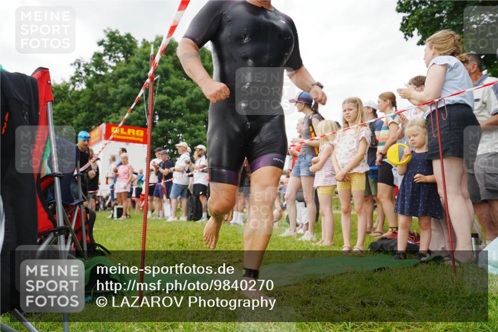 21.06.2026 - 29. Vierlanden-Triathlon LAZAROV Photography http://msf.ph/oto/9840270 21.06.2026 10:04:16 Schwimmen 420, 454 meine-sportfotos.de
