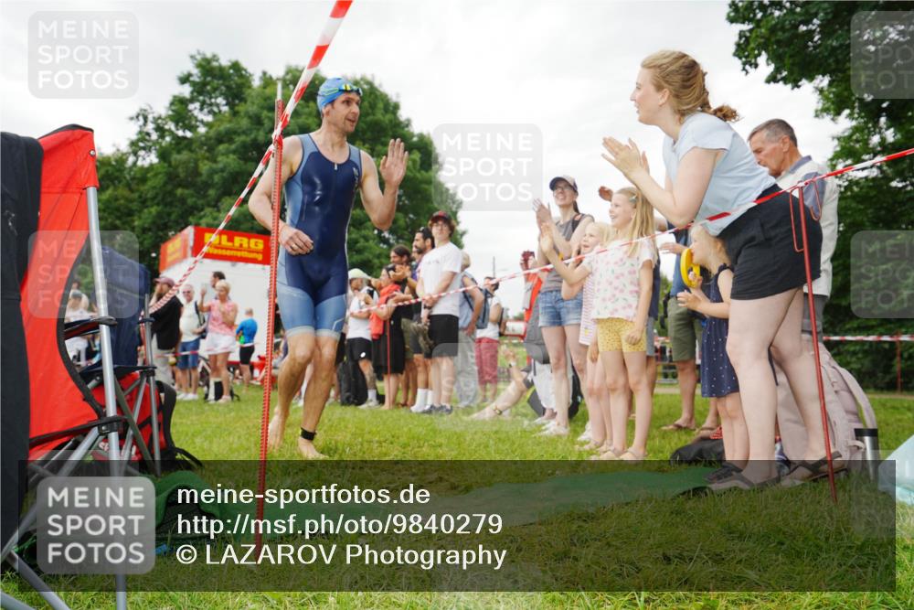 21.06.2026 - 29. Vierlanden-Triathlon LAZAROV Photography http://msf.ph/oto/9840279 21.06.2026 10:05:40 Schwimmen 448 meine-sportfotos.de