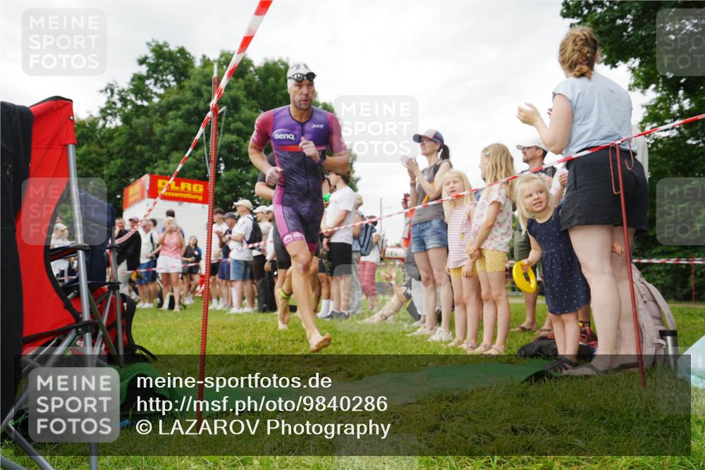 21.06.2026 - 29. Vierlanden-Triathlon LAZAROV Photography http://msf.ph/oto/9840286 21.06.2026 10:05:48 Schwimmen 395, 414, 429, 448 meine-sportfotos.de