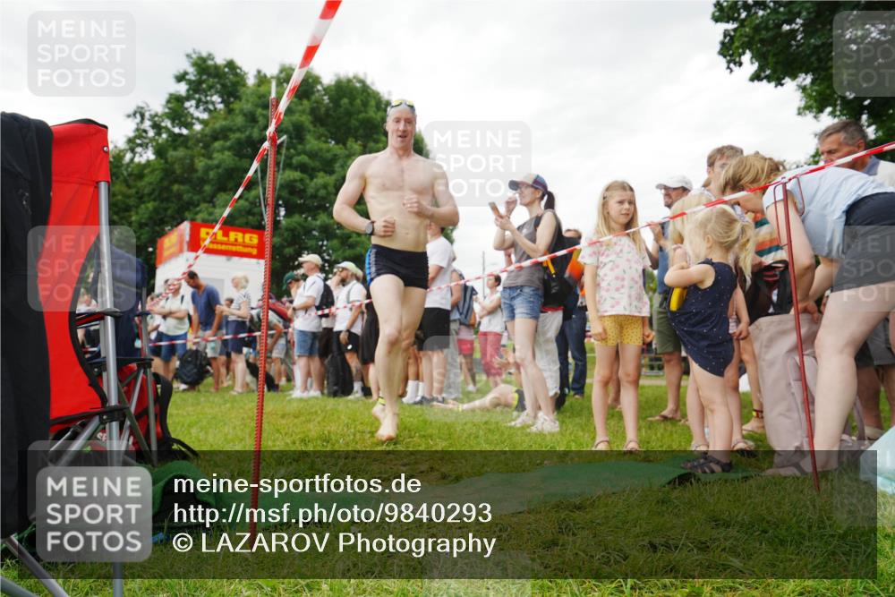 21.06.2026 - 29. Vierlanden-Triathlon LAZAROV Photography http://msf.ph/oto/9840293 21.06.2026 10:06:23 Schwimmen 438, 444, 464 meine-sportfotos.de