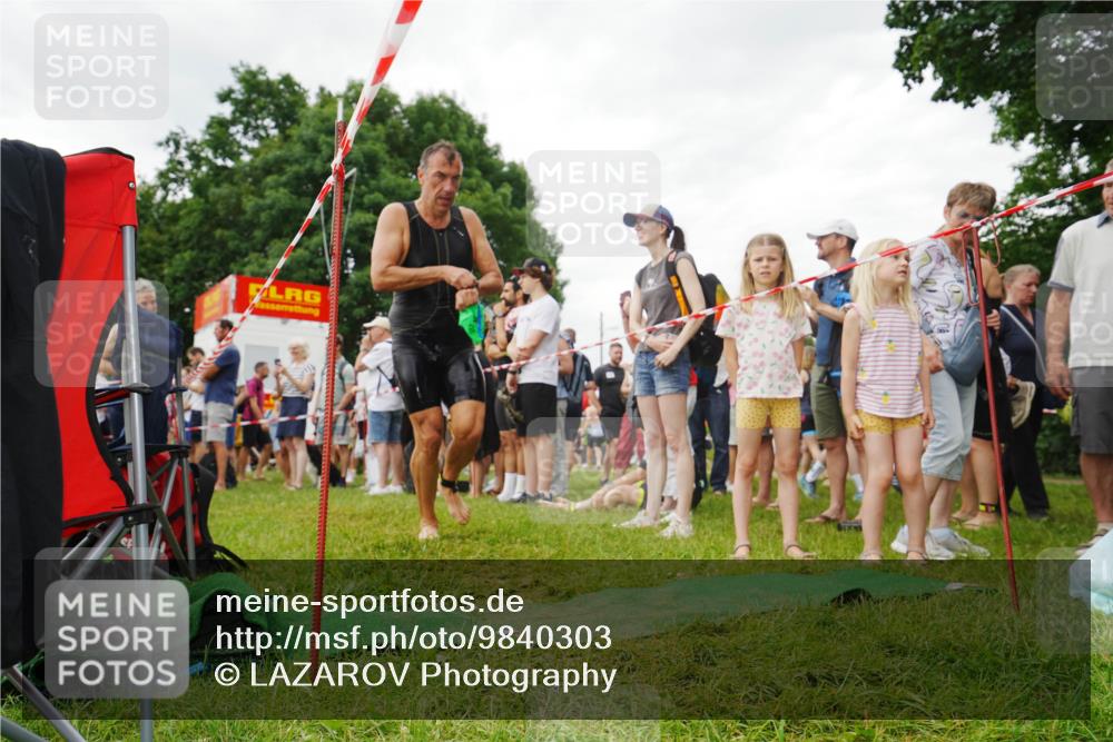21.06.2026 - 29. Vierlanden-Triathlon LAZAROV Photography http://msf.ph/oto/9840303 21.06.2026 10:06:42 Schwimmen 397, 410, 417 meine-sportfotos.de