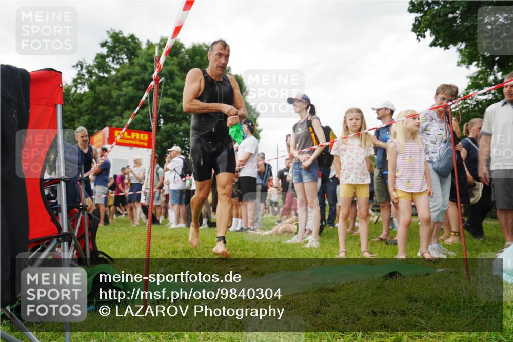 21.06.2026 - 29. Vierlanden-Triathlon LAZAROV Photography http://msf.ph/oto/9840304 21.06.2026 10:06:42 Schwimmen 397, 410, 417 meine-sportfotos.de