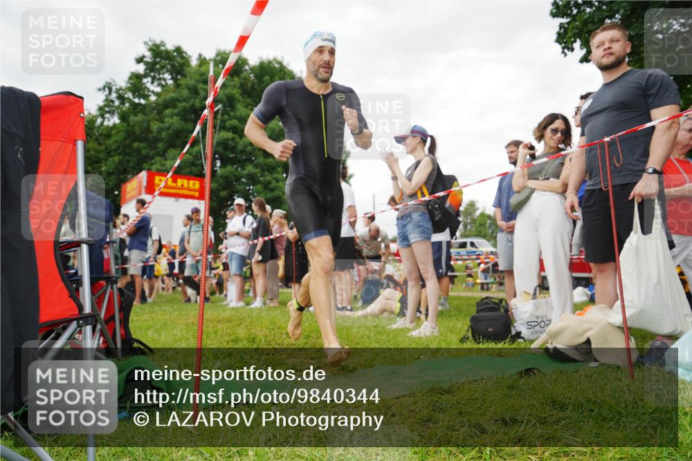 21.06.2026 - 29. Vierlanden-Triathlon LAZAROV Photography http://msf.ph/oto/9840344 21.06.2026 10:08:21 Schwimmen 392, 399, 452, 459, 473, 478 meine-sportfotos.de
