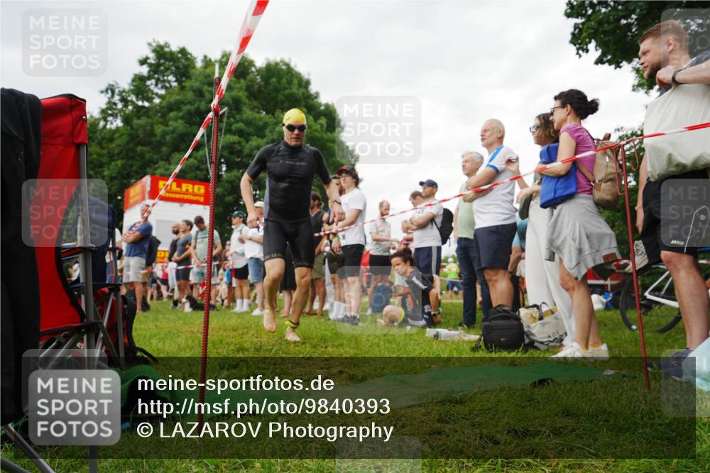 21.06.2026 - 29. Vierlanden-Triathlon LAZAROV Photography http://msf.ph/oto/9840393 21.06.2026 10:11:13 Schwimmen 411, 461 meine-sportfotos.de