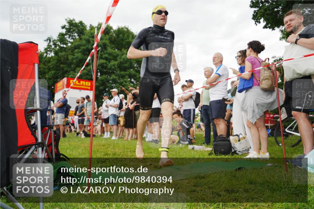 21.06.2026 - 29. Vierlanden-Triathlon LAZAROV Photography http://msf.ph/oto/9840394 21.06.2026 10:11:14 Schwimmen 411, 461 meine-sportfotos.de
