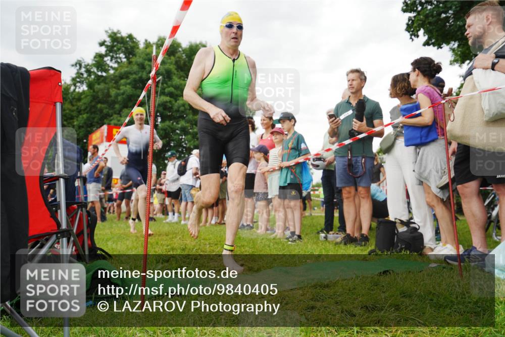21.06.2026 - 29. Vierlanden-Triathlon LAZAROV Photography http://msf.ph/oto/9840405 21.06.2026 10:12:42 Schwimmen 401, 423 meine-sportfotos.de