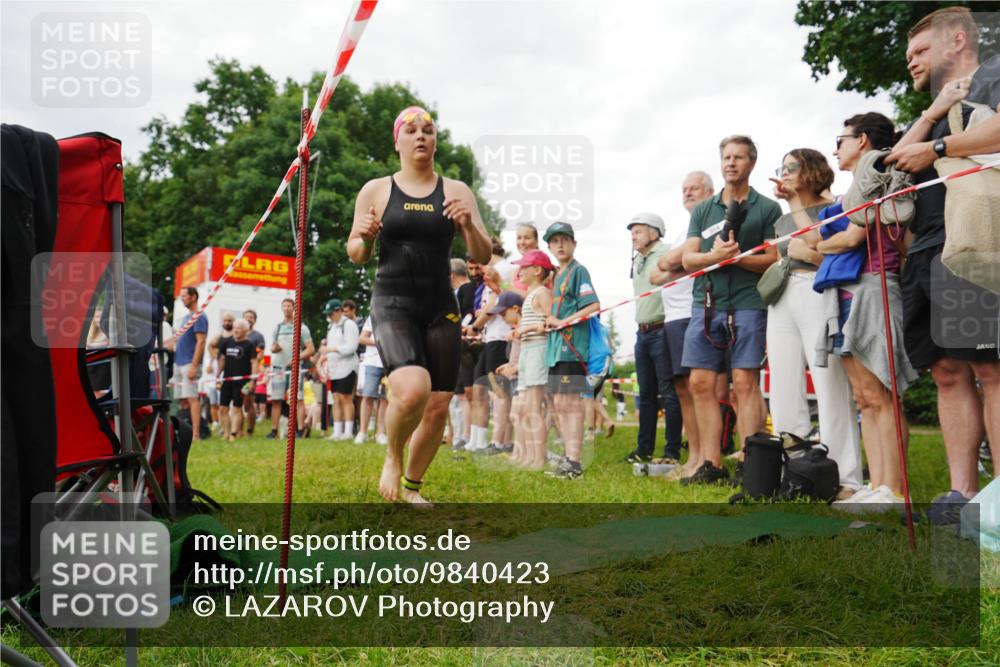 21.06.2026 - 29. Vierlanden-Triathlon LAZAROV Photography http://msf.ph/oto/9840423 21.06.2026 10:13:20 Schwimmen 549, 620 meine-sportfotos.de