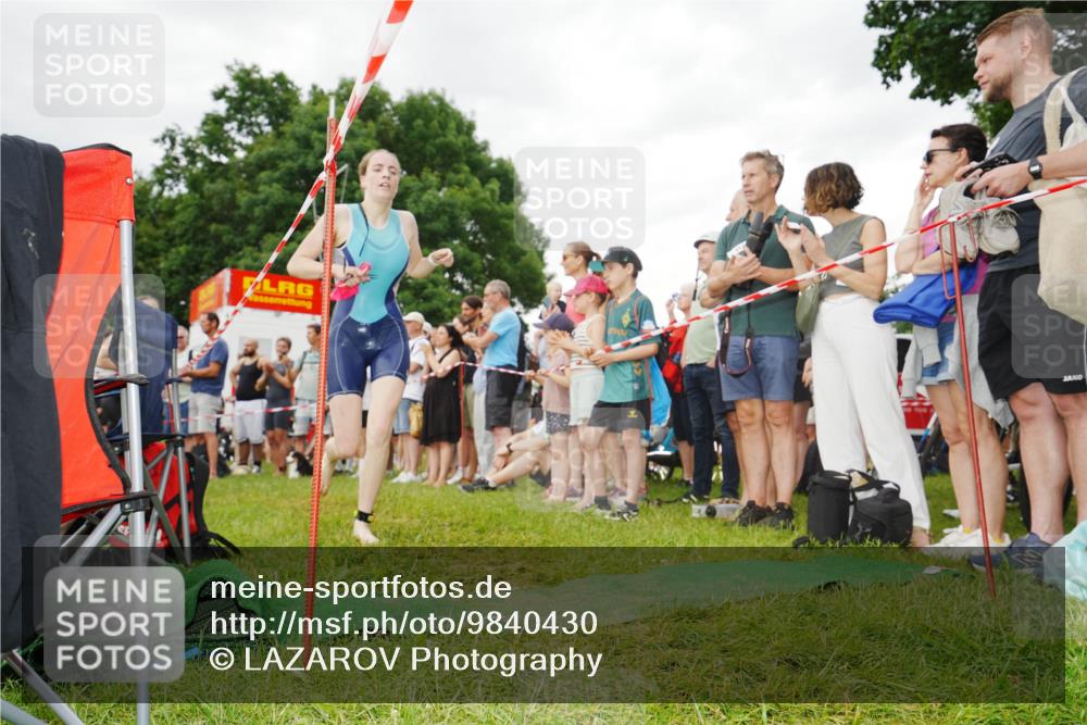 21.06.2026 - 29. Vierlanden-Triathlon LAZAROV Photography http://msf.ph/oto/9840430 21.06.2026 10:15:04 Schwimmen 509, 545 meine-sportfotos.de