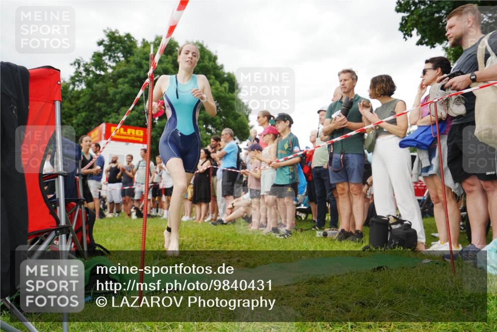21.06.2026 - 29. Vierlanden-Triathlon LAZAROV Photography http://msf.ph/oto/9840431 21.06.2026 10:15:04 Schwimmen 509, 545 meine-sportfotos.de