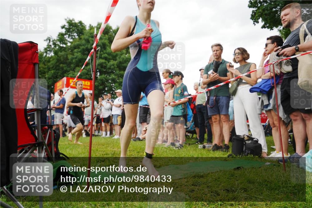 21.06.2026 - 29. Vierlanden-Triathlon LAZAROV Photography http://msf.ph/oto/9840433 21.06.2026 10:15:04 Schwimmen 509, 545 meine-sportfotos.de