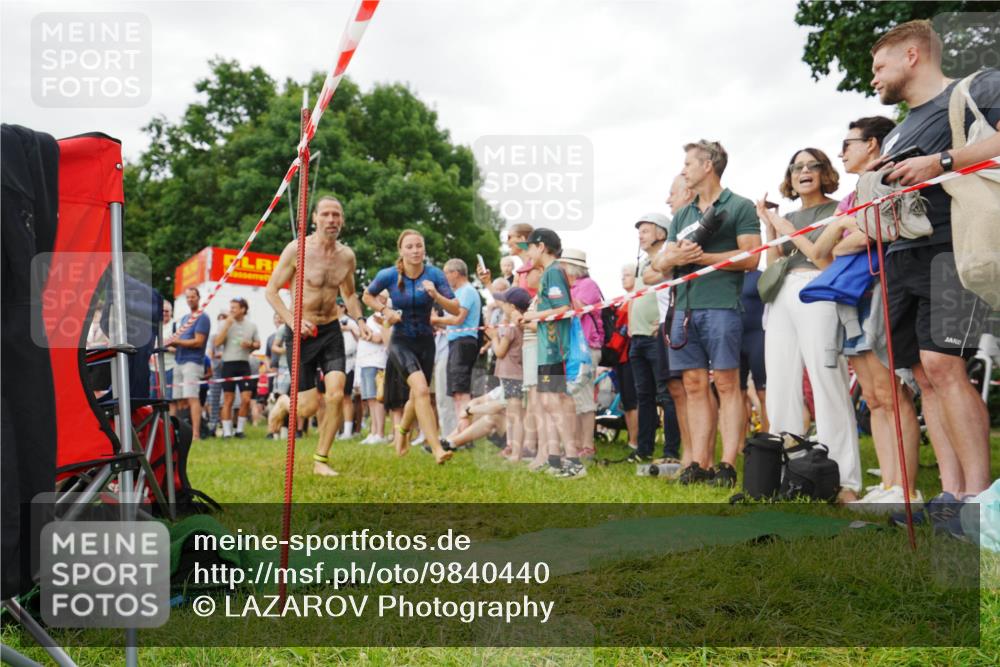 21.06.2026 - 29. Vierlanden-Triathlon LAZAROV Photography http://msf.ph/oto/9840440 21.06.2026 10:15:24 Schwimmen 526, 564, 584, 614, 621 meine-sportfotos.de