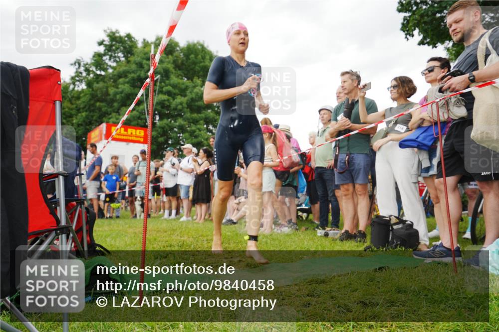 21.06.2026 - 29. Vierlanden-Triathlon LAZAROV Photography http://msf.ph/oto/9840458 21.06.2026 10:16:00 Schwimmen 552, 562 meine-sportfotos.de