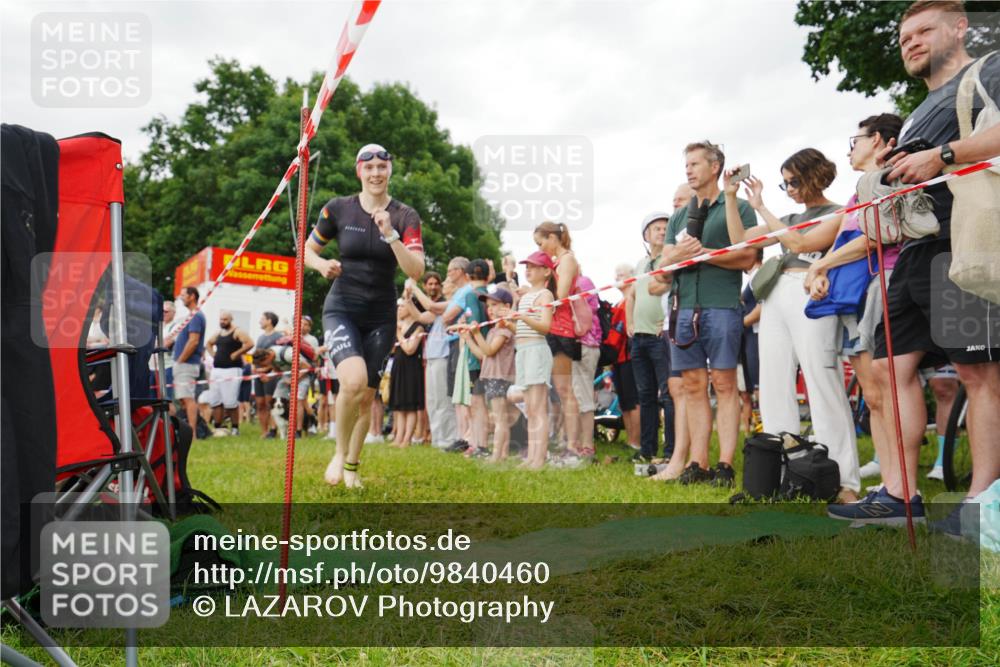 21.06.2026 - 29. Vierlanden-Triathlon LAZAROV Photography http://msf.ph/oto/9840460 21.06.2026 10:16:08 Schwimmen 562, 587 meine-sportfotos.de