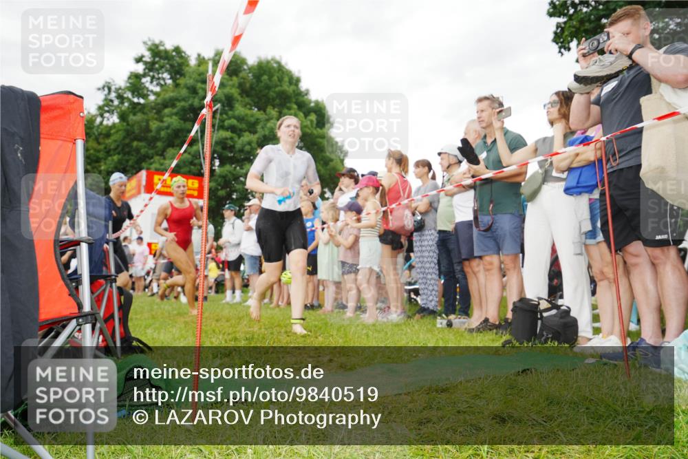 21.06.2026 - 29. Vierlanden-Triathlon LAZAROV Photography http://msf.ph/oto/9840519 21.06.2026 10:17:25 Schwimmen 386, 488, 521, 530, 533, 574, 585, 591, 602 meine-sportfotos.de