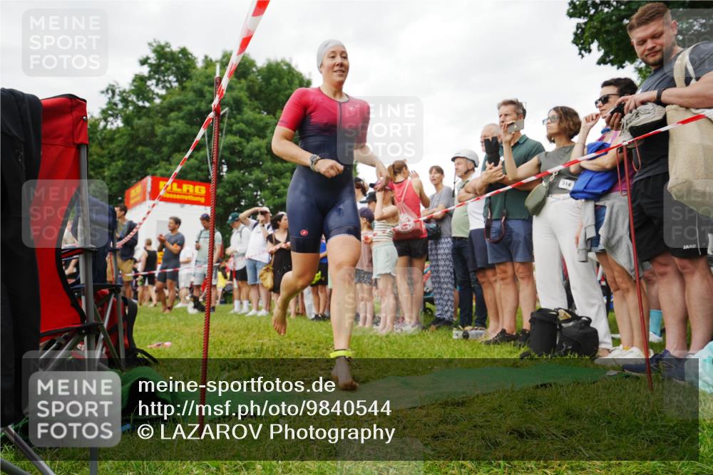 21.06.2026 - 29. Vierlanden-Triathlon LAZAROV Photography http://msf.ph/oto/9840544 21.06.2026 10:17:46 Schwimmen 353, 508, 575 meine-sportfotos.de