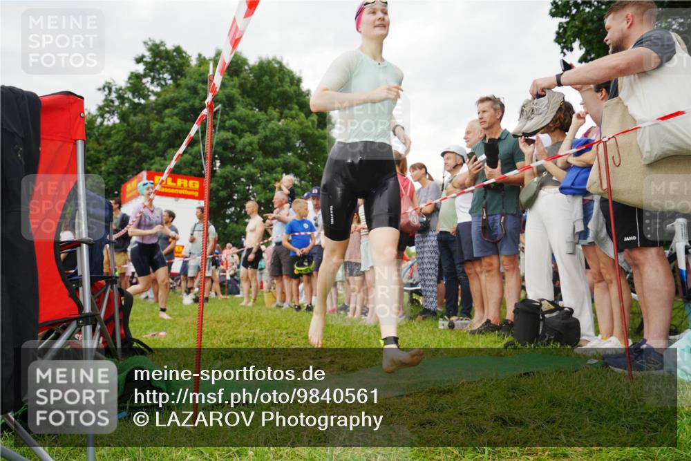 21.06.2026 - 29. Vierlanden-Triathlon LAZAROV Photography http://msf.ph/oto/9840561 21.06.2026 10:18:05 Schwimmen 481, 553, 557, 563 meine-sportfotos.de