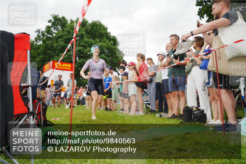 21.06.2026 - 29. Vierlanden-Triathlon LAZAROV Photography http://msf.ph/oto/9840563 21.06.2026 10:18:06 Schwimmen 481, 553, 557, 563 meine-sportfotos.de