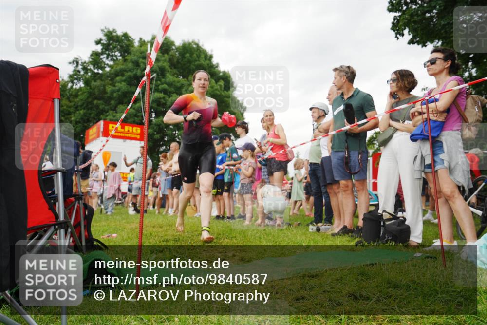 21.06.2026 - 29. Vierlanden-Triathlon LAZAROV Photography http://msf.ph/oto/9840587 21.06.2026 10:18:34 Schwimmen 499, 571, 592, 606, 618 meine-sportfotos.de