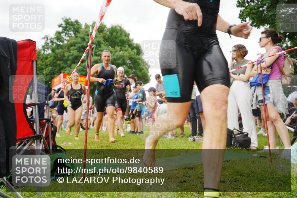 21.06.2026 - 29. Vierlanden-Triathlon LAZAROV Photography http://msf.ph/oto/9840589 21.06.2026 10:18:39 Schwimmen 368, 391, 499, 513, 539, 571, 582, 605, 606, 608 meine-sportfotos.de