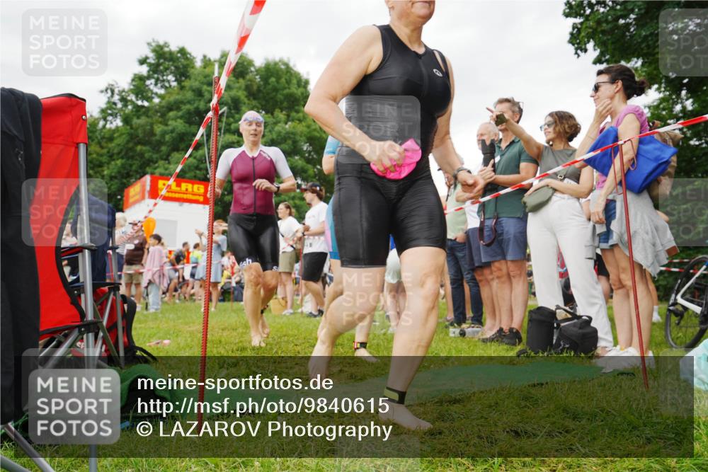 21.06.2026 - 29. Vierlanden-Triathlon LAZAROV Photography http://msf.ph/oto/9840615 21.06.2026 10:19:01 Schwimmen 355, 482, 492, 524, 551, 556, 601 meine-sportfotos.de