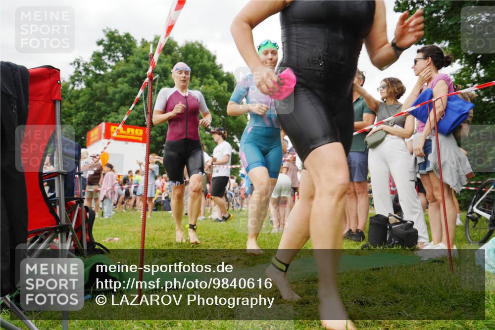 21.06.2026 - 29. Vierlanden-Triathlon LAZAROV Photography http://msf.ph/oto/9840616 21.06.2026 10:19:01 Schwimmen 355, 482, 492, 524, 551, 556, 601 meine-sportfotos.de