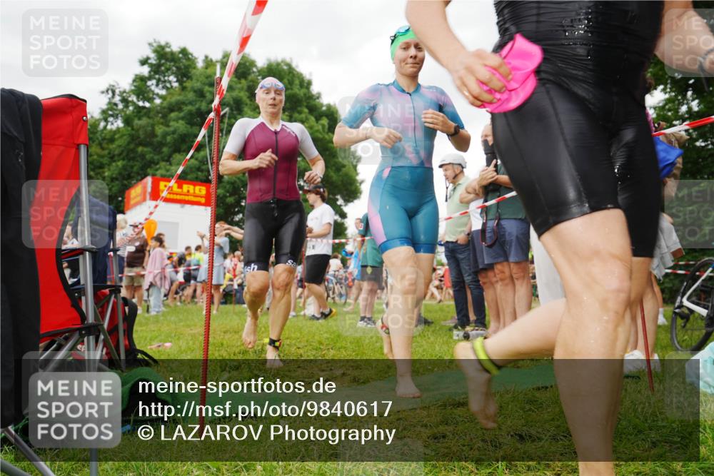 21.06.2026 - 29. Vierlanden-Triathlon LAZAROV Photography http://msf.ph/oto/9840617 21.06.2026 10:19:01 Schwimmen 355, 482, 492, 524, 551, 556, 601 meine-sportfotos.de