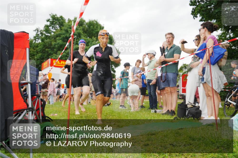 21.06.2026 - 29. Vierlanden-Triathlon LAZAROV Photography http://msf.ph/oto/9840619 21.06.2026 10:19:06 Schwimmen 355, 492, 497, 524, 551, 561, 570, 595 meine-sportfotos.de