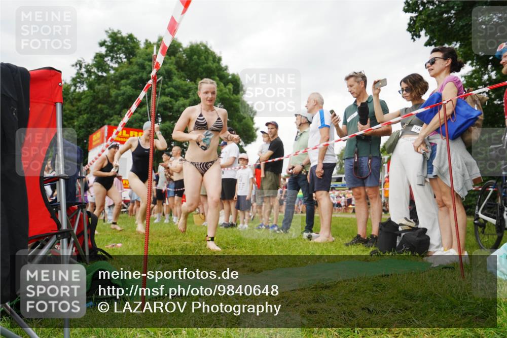 21.06.2026 - 29. Vierlanden-Triathlon LAZAROV Photography http://msf.ph/oto/9840648 21.06.2026 10:19:39 Schwimmen 502, 518, 522, 523, 527, 534, 548, 566, 580, 594, 603 meine-sportfotos.de