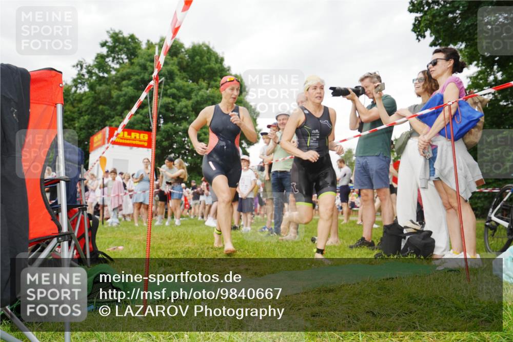 21.06.2026 - 29. Vierlanden-Triathlon LAZAROV Photography http://msf.ph/oto/9840667 21.06.2026 10:19:59 Schwimmen 568, 586 meine-sportfotos.de