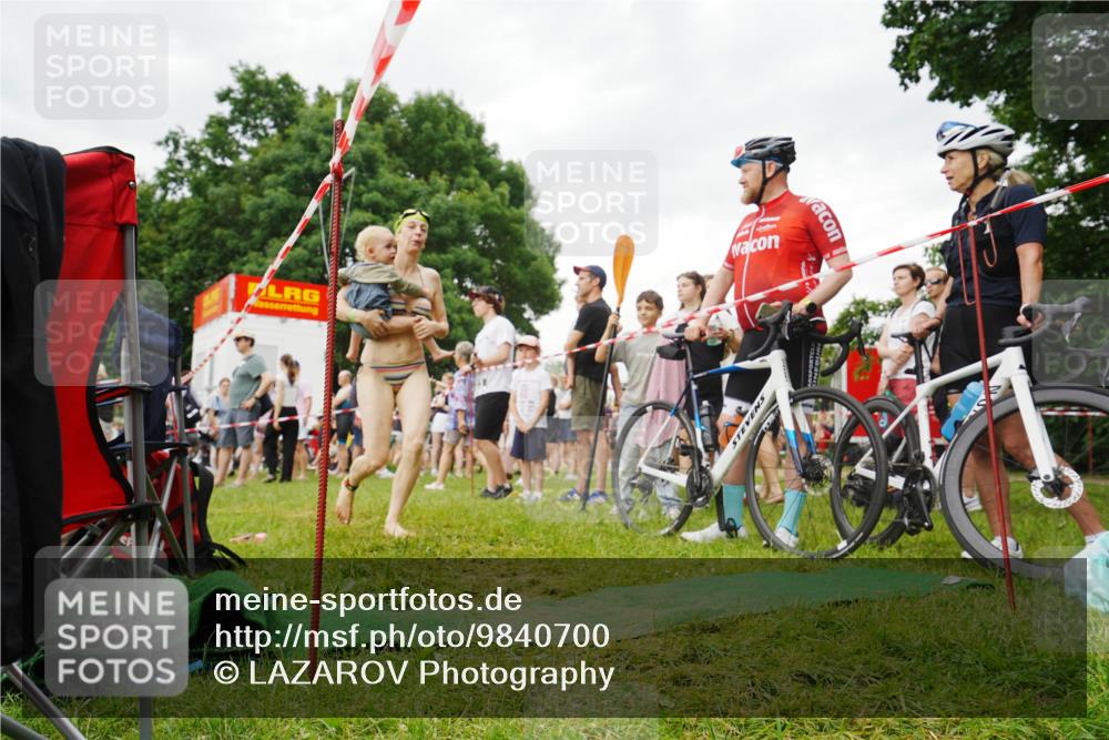 21.06.2026 - 29. Vierlanden-Triathlon LAZAROV Photography http://msf.ph/oto/9840700 21.06.2026 10:20:53 Schwimmen 612 meine-sportfotos.de