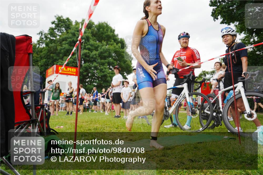21.06.2026 - 29. Vierlanden-Triathlon LAZAROV Photography http://msf.ph/oto/9840708 21.06.2026 10:21:19 Schwimmen 576 meine-sportfotos.de
