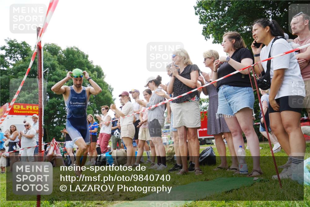 21.06.2026 - 29. Vierlanden-Triathlon LAZAROV Photography http://msf.ph/oto/9840740 21.06.2026 10:54:50 Schwimmen 667, 704 meine-sportfotos.de