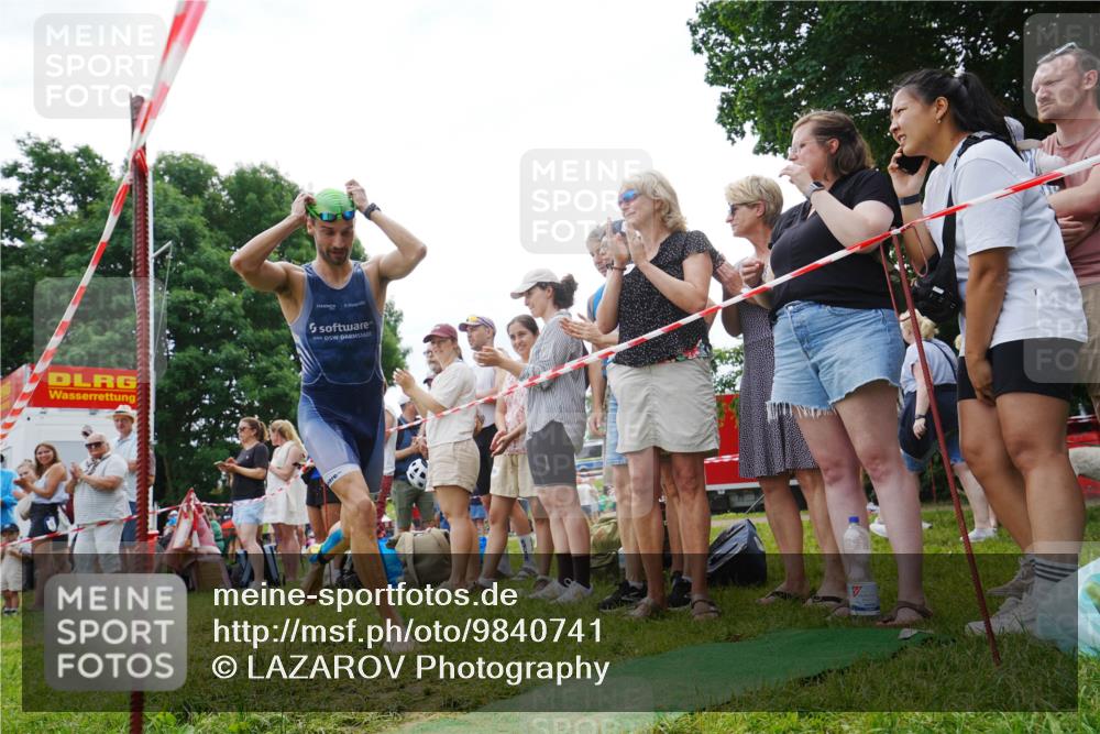21.06.2026 - 29. Vierlanden-Triathlon LAZAROV Photography http://msf.ph/oto/9840741 21.06.2026 10:54:50 Schwimmen 667, 704 meine-sportfotos.de