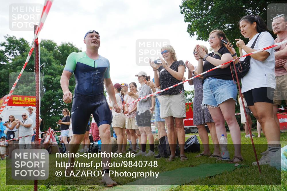 21.06.2026 - 29. Vierlanden-Triathlon LAZAROV Photography http://msf.ph/oto/9840748 21.06.2026 10:55:12 Schwimmen 97, 679 meine-sportfotos.de