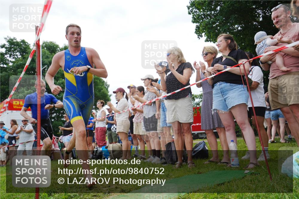 21.06.2026 - 29. Vierlanden-Triathlon LAZAROV Photography http://msf.ph/oto/9840752 21.06.2026 10:55:42 Schwimmen 637, 686, 742 meine-sportfotos.de